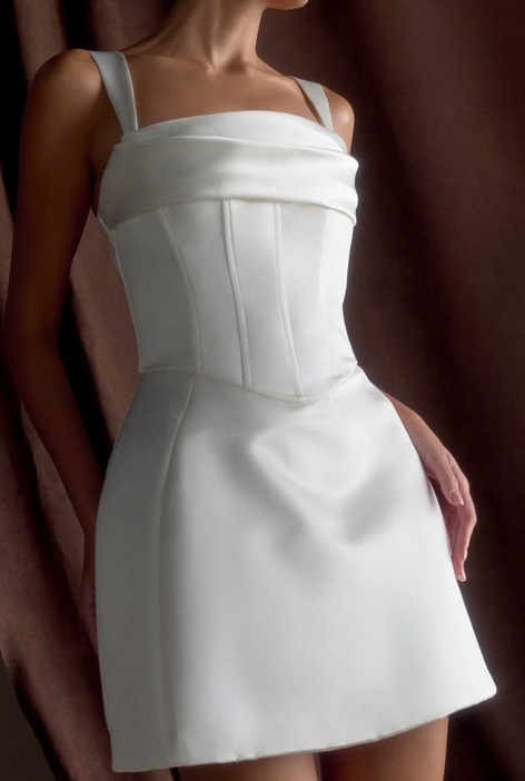 Διάλεξε ένα κορσέ ανάλογα με το φόρεμά σου 3 corset dress 5